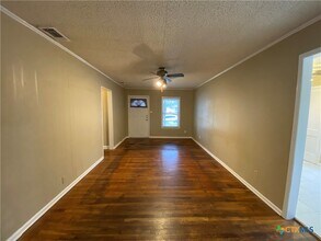 1269 S Academy Ave in New Braunfels, TX - Building Photo - Building Photo