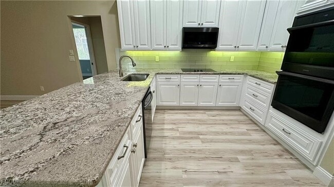 8850 Creek Run Dr in Bonita Springs, FL - Building Photo - Building Photo