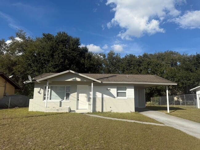 property at 903 Parkwood St