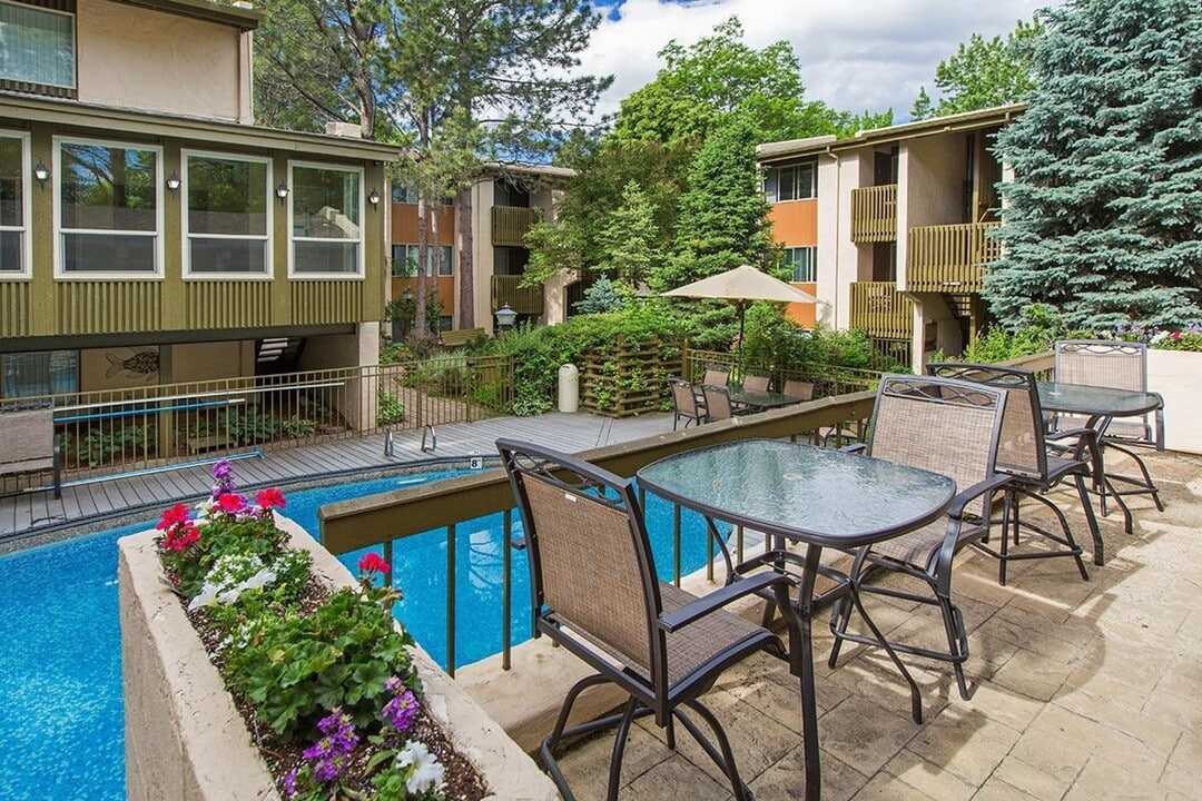 Gardens at Hidden Creek Apartments in Colorado Springs, CO - Foto de edificio