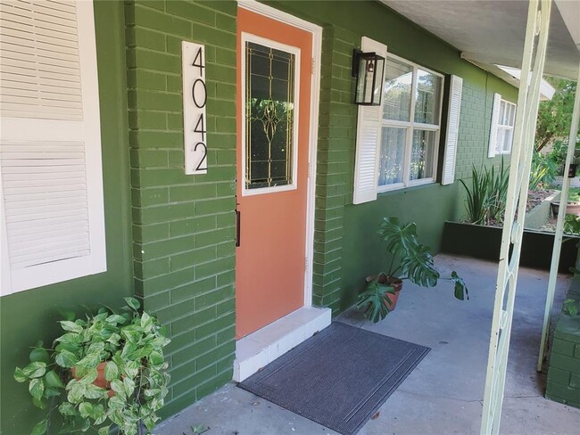 4042 Condor Ln in Sarasota, FL - Building Photo - Building Photo