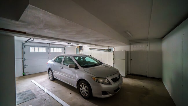 298 Adams St, Unit 1