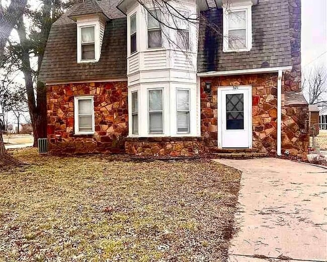 521 S Cleveland Ave in Cushing, OK - Building Photo - Building Photo