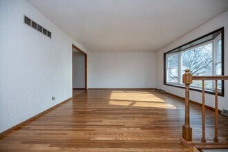 2303 W Pintura Ct in Peoria, IL - Building Photo - Building Photo