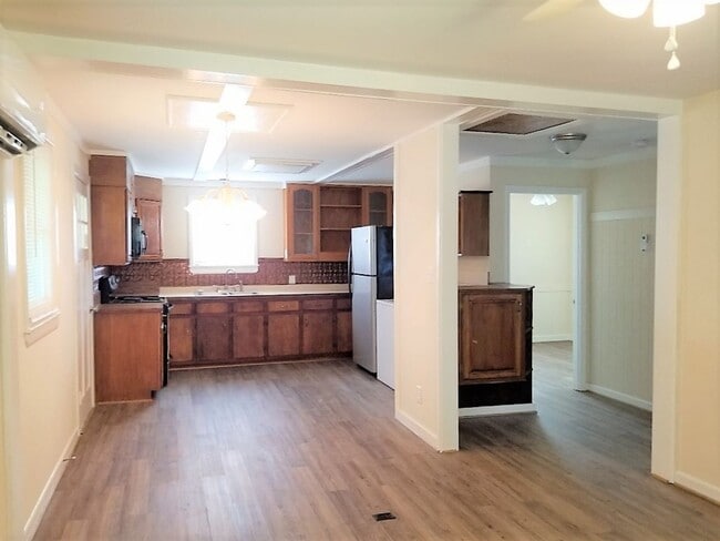 142 Booker St in Pikeville, NC - Building Photo - Building Photo