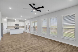 7001 Guilford Rd in Midlothian, TX - Building Photo - Building Photo