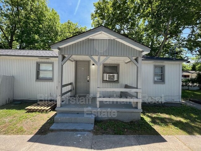property at 826 Winston Rd