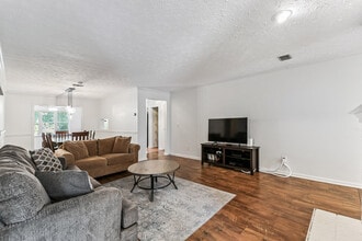 19 Normandy Ct in Atlanta, GA - Building Photo - Building Photo