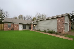8848 Meadow Range St in San Antonio, TX - Building Photo
