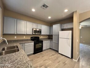 1150 E San Tan Dr in Gilbert, AZ - Building Photo - Building Photo