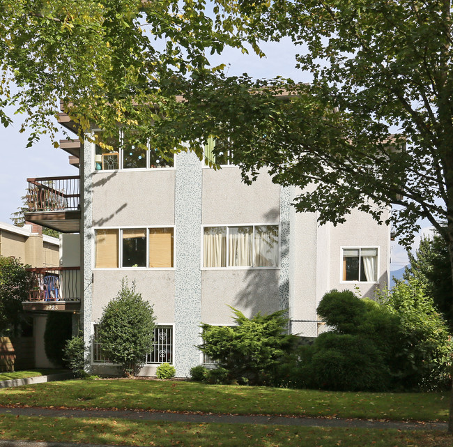 1923 Parker St in Vancouver, BC - Building Photo - Building Photo