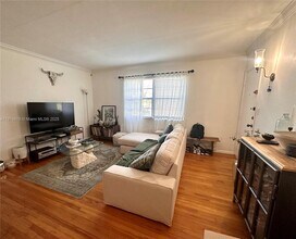 7940 SW 55th Ave in Miami, FL - Building Photo - Building Photo