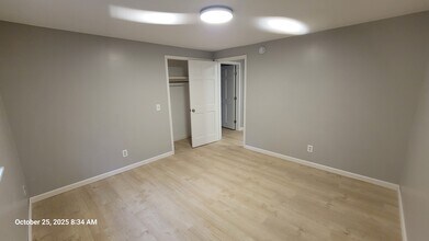 1038 9th St in Charleston, IL - Building Photo - Building Photo