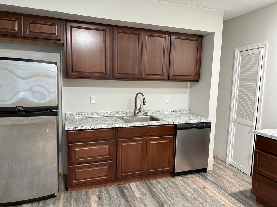 150 Gold St in New Britain, CT - Building Photo