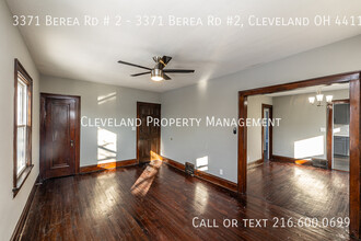 3371 Berea Rd in Cleveland, OH - Foto de edificio - Building Photo