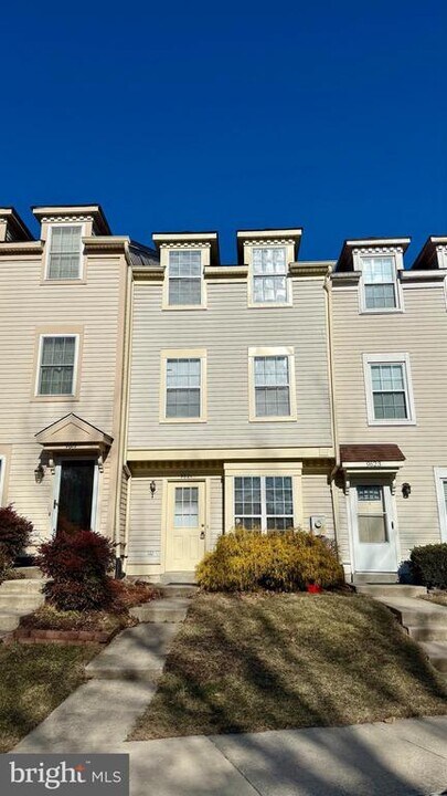 9621 Stirling Bridge Dr in Columbia, MD - Building Photo