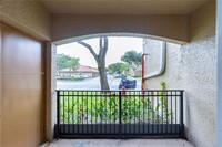 100 SW 117th Ter, Unit 2107 in Pembroke Pines, FL - Foto de edificio - Building Photo