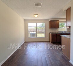 2444 Justin Rd E in Jacksonville, FL - Building Photo - Building Photo