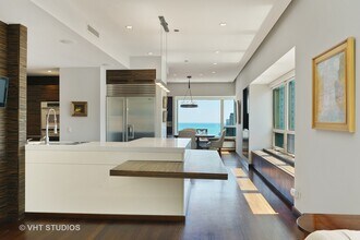 800 N Michigan Ave-Unit -2502 in Chicago, IL - Building Photo - Building Photo