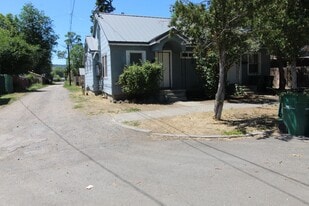 814 Martin St in Klamath Falls, OR - Building Photo