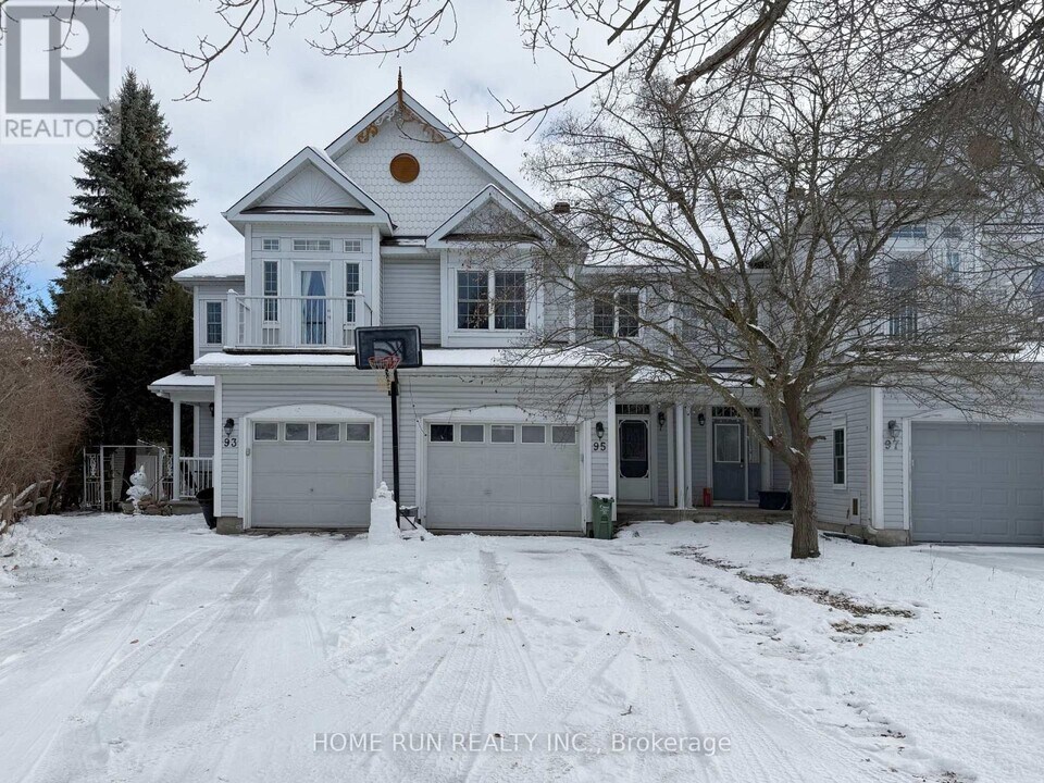 95 Hemlo Crescent in Ottawa, ON - Building Photo