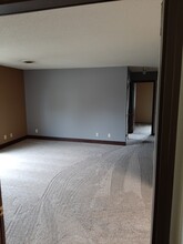 584 12th St SE, Unit #8 in Le Mars, IA - Building Photo - Building Photo