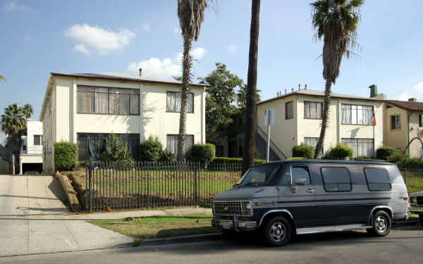 130-136 S Berendo St in Los Angeles, CA - Building Photo - Building Photo