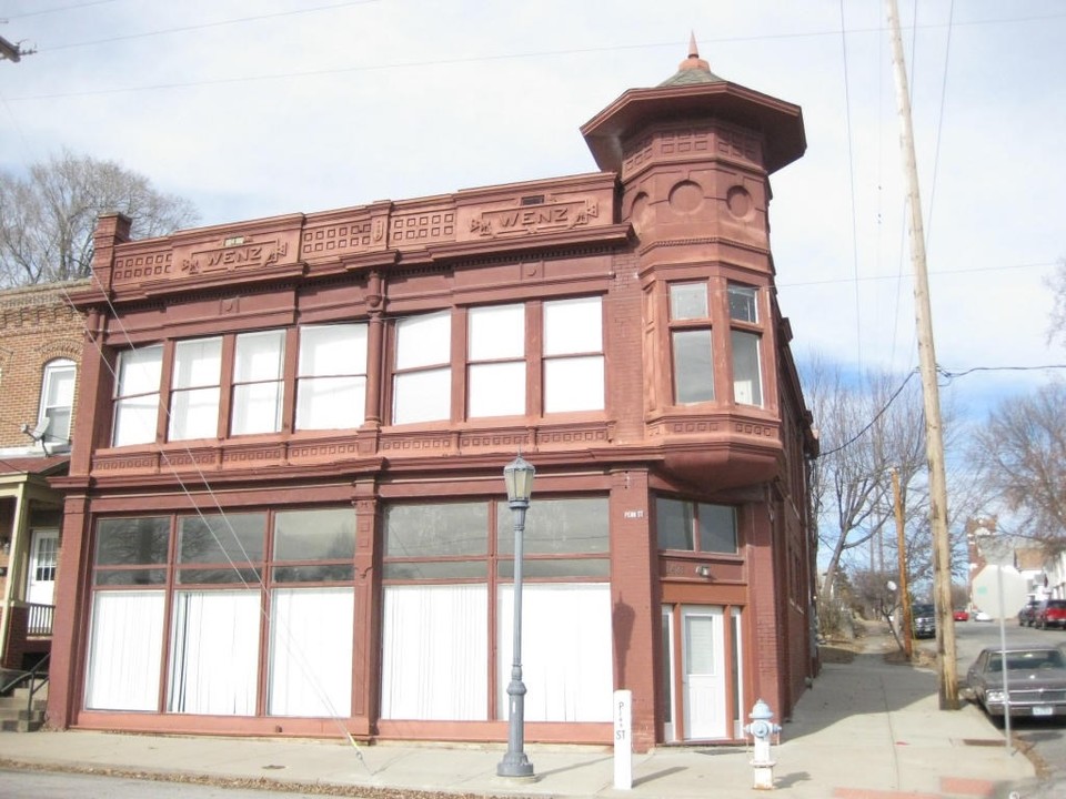 1421 Penn St in St. Joseph, MO - Building Photo