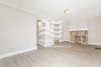 1221 McNeilly Ave in Pittsburgh, PA - Building Photo - Building Photo