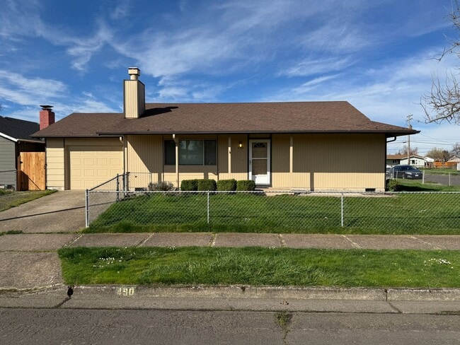 490 N 38th Pl in Springfield, OR - Building Photo - Building Photo