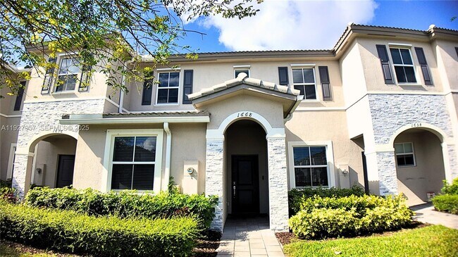 1668 SE 26th Ter in Homestead, FL - Building Photo - Building Photo