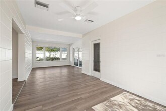 662 Villa Grande Ave S in St. Petersburg, FL - Building Photo - Building Photo