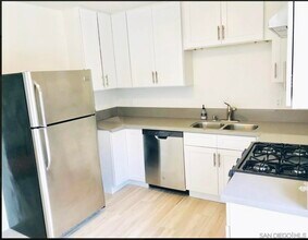 4282 Olney St in San Diego, CA - Building Photo - Building Photo