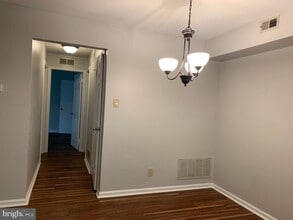 4403A Fenwick Ln in Mount Laurel, NJ - Building Photo - Building Photo