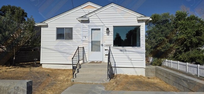 property at 816 Walnut St