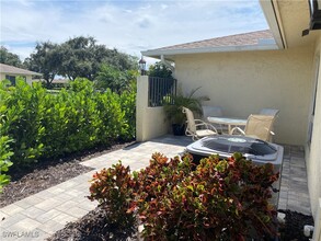 51 Glades Blvd in Naples, FL - Building Photo - Building Photo