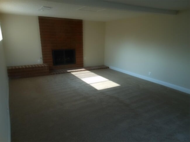 17065 E Benbow St in Covina, CA - Building Photo - Building Photo