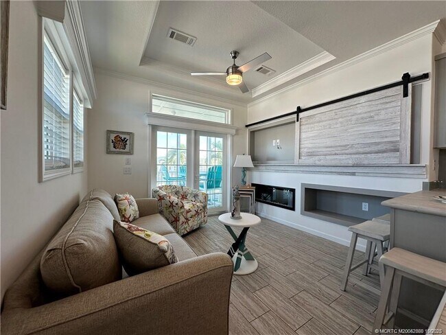 219 NE Sunrise Terrace in Jensen Beach, FL - Building Photo - Building Photo