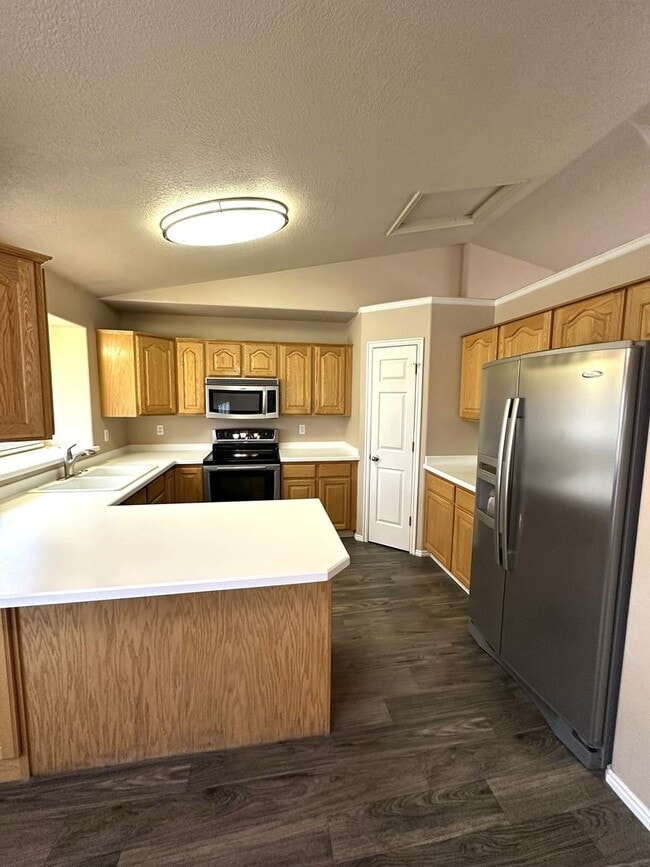 943 1520 N in Clinton, UT - Building Photo - Building Photo