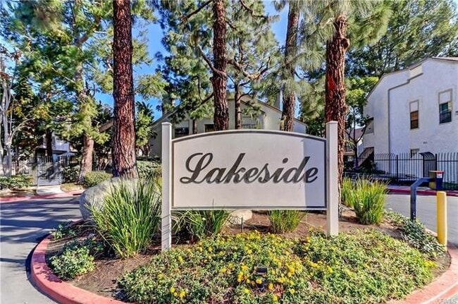 10551 Lakeside Dr South Unit J, Unit Lakeside Dr CONDO