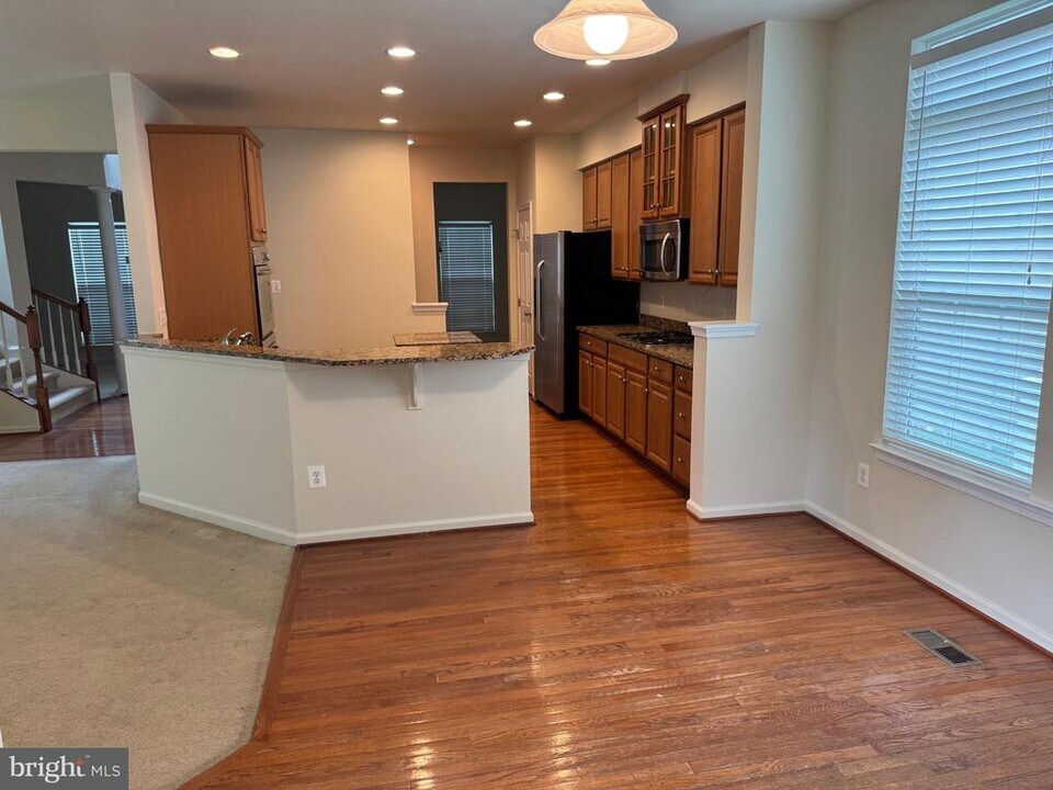 12489 Pfitzner Ct in Woodbridge, VA - Building Photo