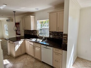 1838 Glenwood Rd in Glendale, CA - Building Photo - Building Photo