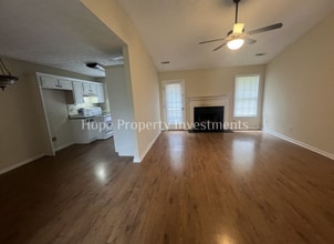 55 Canterbury Dr in Grantville, GA - Building Photo - Building Photo