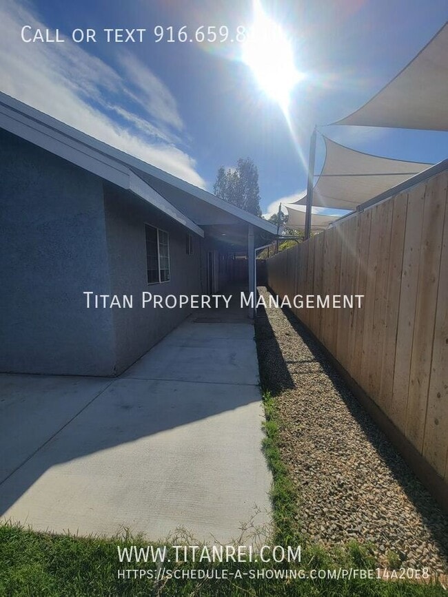 6245 Dias Ave in Sacramento, CA - Building Photo - Building Photo