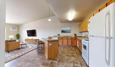 Raven Ridge Apartments in Dickinson, ND - Foto de edificio - Building Photo