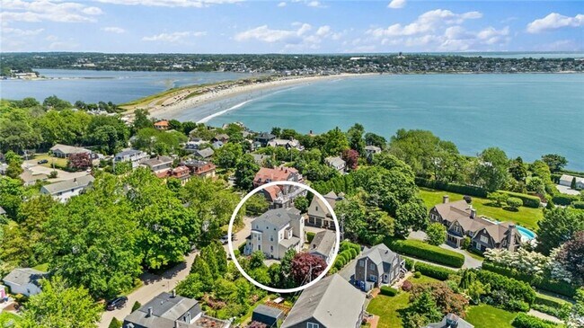 26 Cliff Ave in Newport, RI - Building Photo - Building Photo