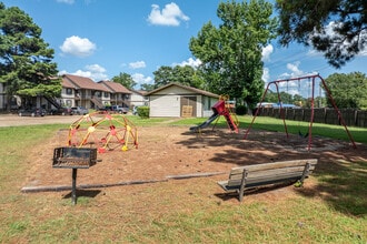 The Pine Apartments in Mansfield, LA - Building Photo - Building Photo