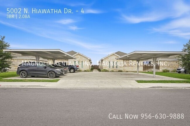 5002 N Hiawatha Dr