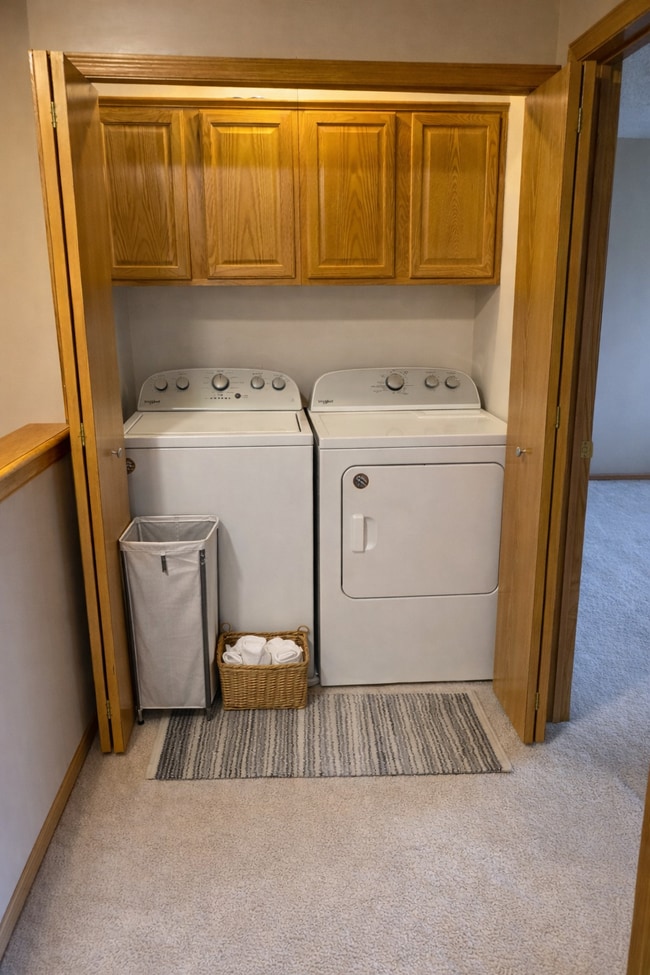 14881 58th Street North, Unit APT 2D in Oak Park Heights, MN - Foto de edificio - Building Photo