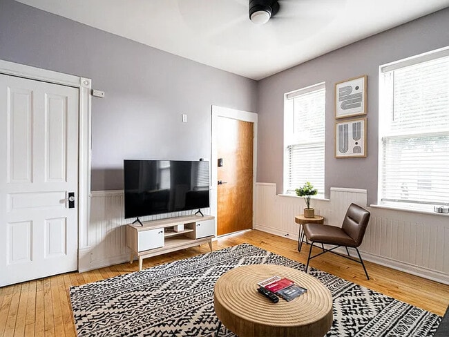 2438 N 1st St in Milwaukee, WI - Building Photo - Building Photo